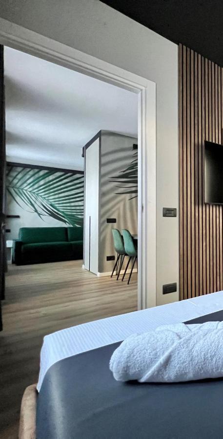 Prestige Duomo Apartment - Lake Комо Экстерьер фото